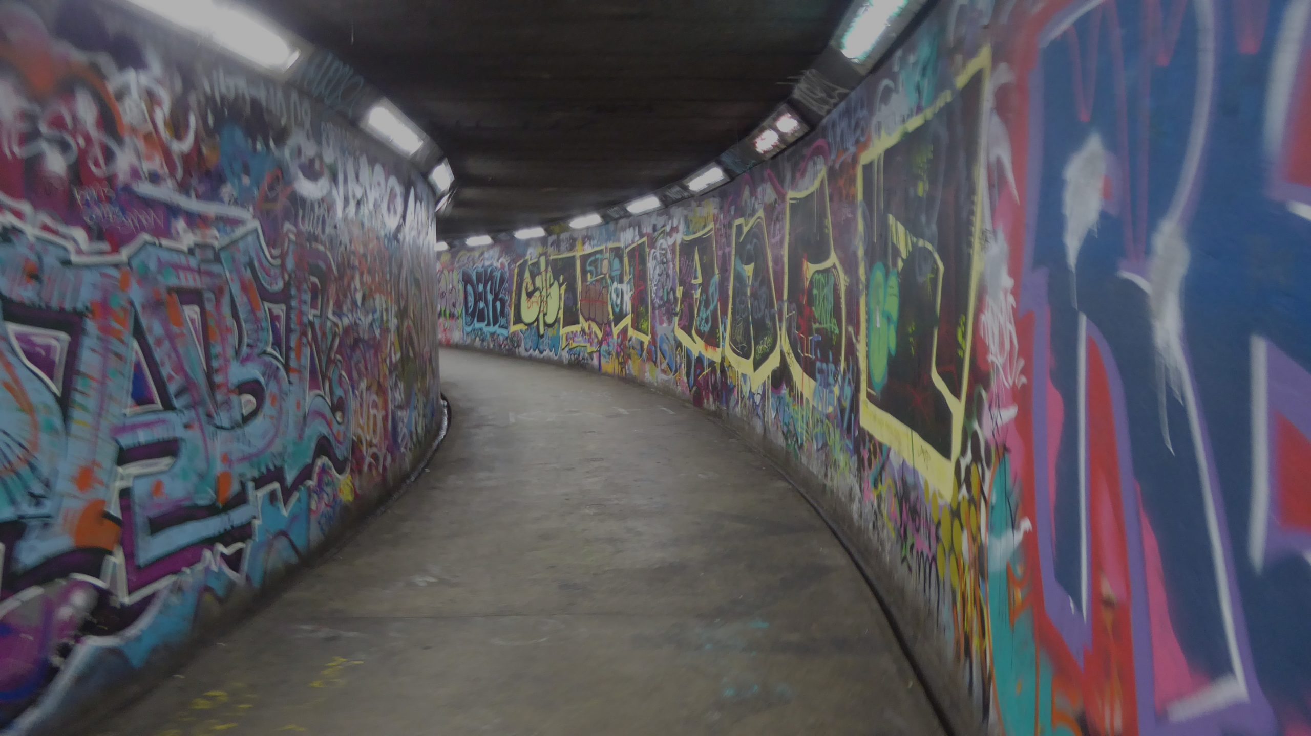Visualise - A tunnel of progressive art